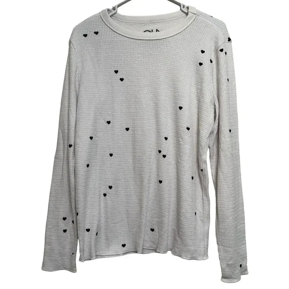 Chaser women’s waffle crewneck with black hearts. Size large